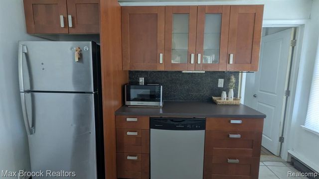913 Boston Avenue, Waterford, MI 48328