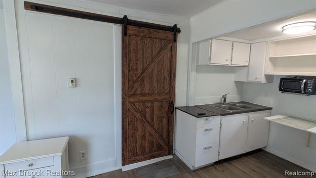 913 Boston Avenue, Waterford, MI 48328