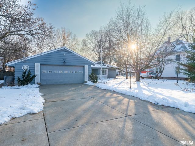 622 WASHINGTON Street, Pekin, IL 61554