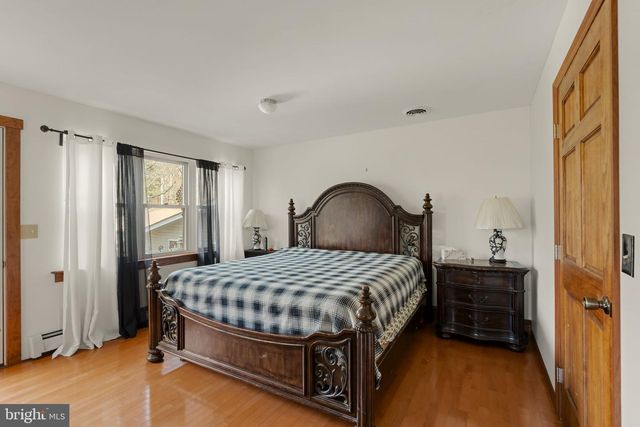 451 PINE SWAMP RD, Elverson, PA 19520