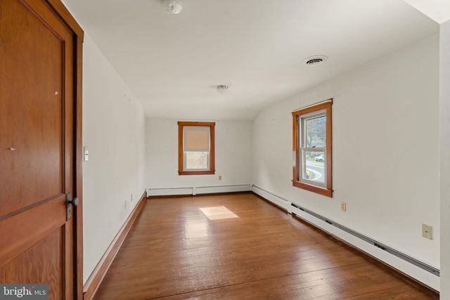 451 PINE SWAMP RD, Elverson, PA 19520