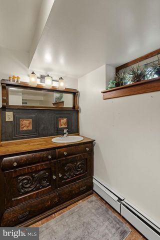 451 PINE SWAMP RD, Elverson, PA 19520