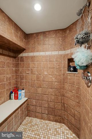 451 PINE SWAMP RD, Elverson, PA 19520