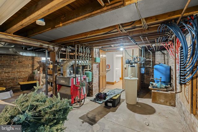 451 PINE SWAMP RD, Elverson, PA 19520