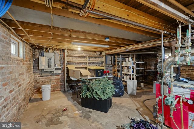 451 PINE SWAMP RD, Elverson, PA 19520