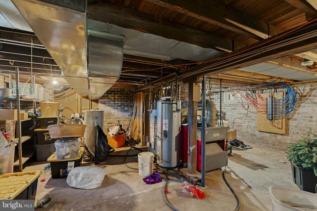 451 PINE SWAMP RD, Elverson, PA 19520