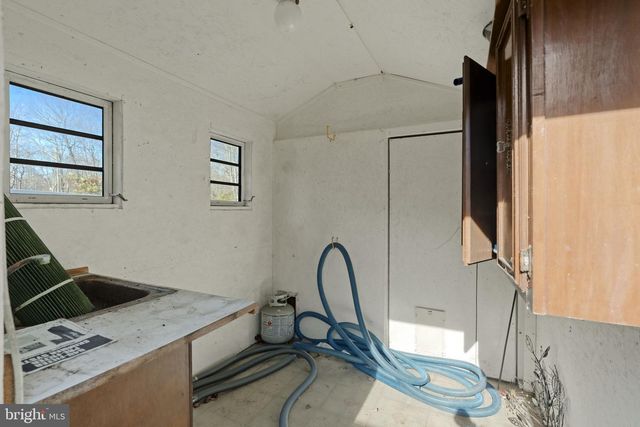 451 PINE SWAMP RD, Elverson, PA 19520