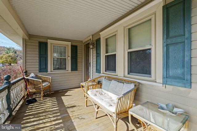 451 PINE SWAMP RD, Elverson, PA 19520