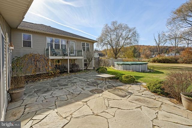 451 PINE SWAMP RD, Elverson, PA 19520