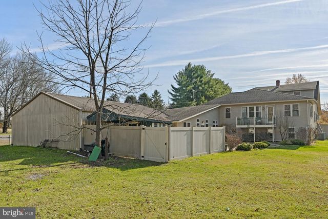 451 PINE SWAMP RD, Elverson, PA 19520