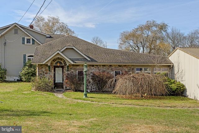 451 PINE SWAMP RD, Elverson, PA 19520