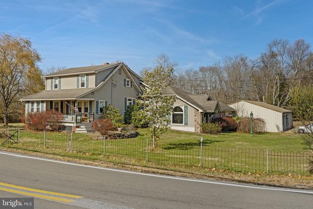 451 PINE SWAMP RD, Elverson, PA 19520