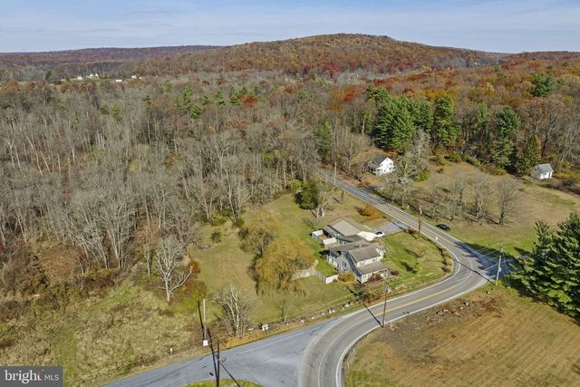 451 PINE SWAMP RD, Elverson, PA 19520