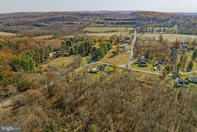 451 PINE SWAMP RD, Elverson, PA 19520