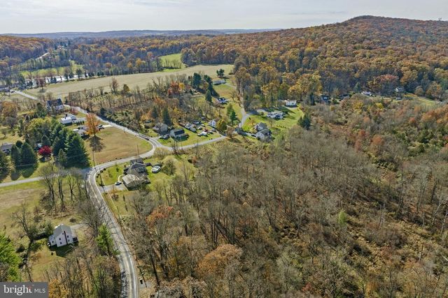 451 PINE SWAMP RD, Elverson, PA 19520