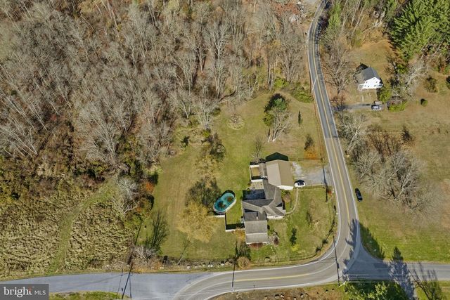 451 PINE SWAMP RD, Elverson, PA 19520
