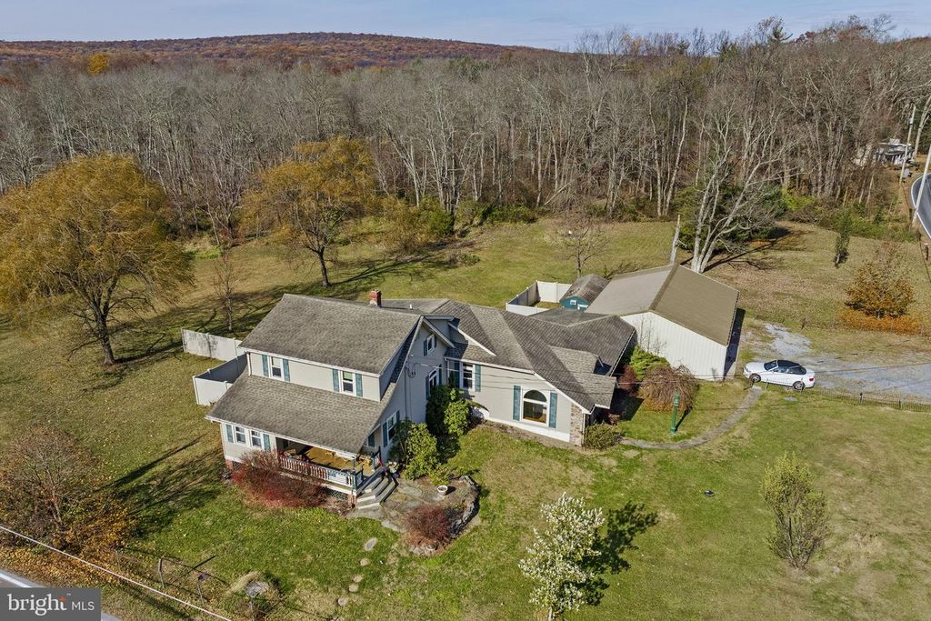 451 PINE SWAMP RD, Elverson, PA 19520