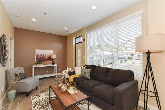 834 44th St Apt 103, Norfolk, VA 23508