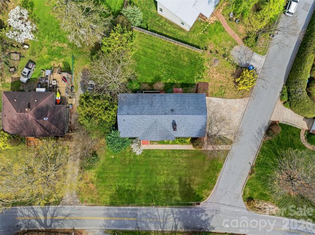 274 Old Haw Creek Road, Asheville, NC 28805