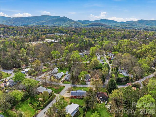 274 Old Haw Creek Road, Asheville, NC 28805