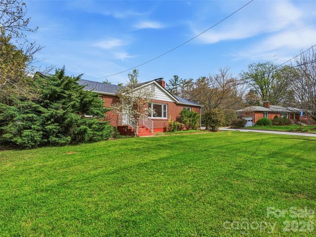 274 Old Haw Creek Road, Asheville, NC 28805