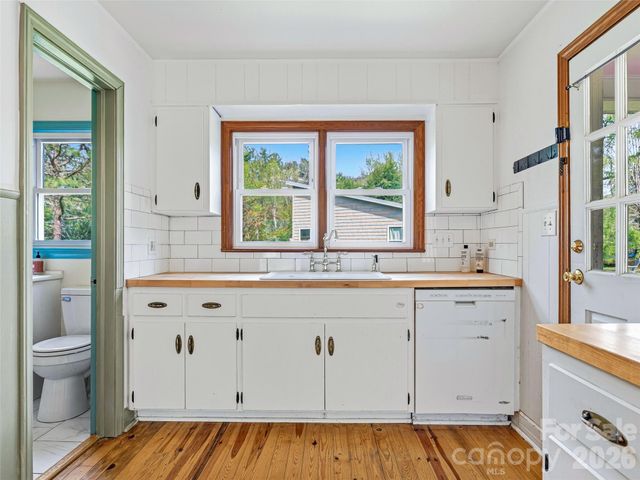 274 Old Haw Creek Road, Asheville, NC 28805
