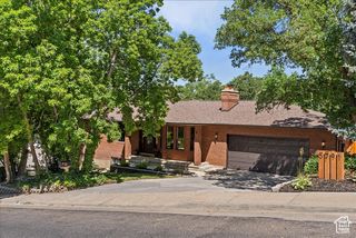 5791 S OAKWOOD DR, South Ogden, UT 84405