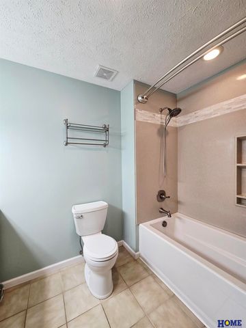 6020 S 41 Street, Lincoln, NE 68516