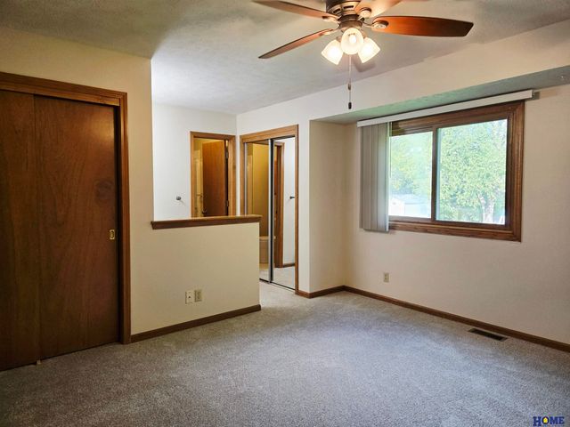 6020 S 41 Street, Lincoln, NE 68516
