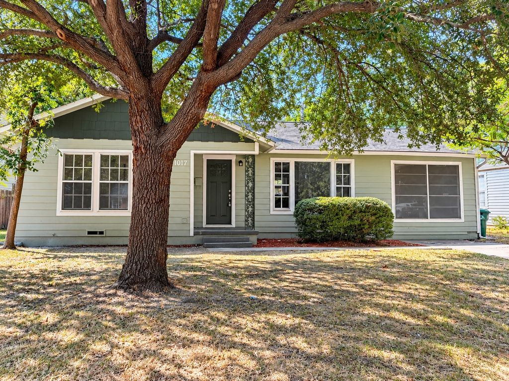 1017 Denton Street, Denton, TX 76201