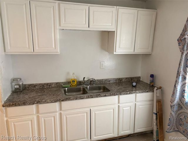 18738 Grandville Avenue, Detroit, MI 48219