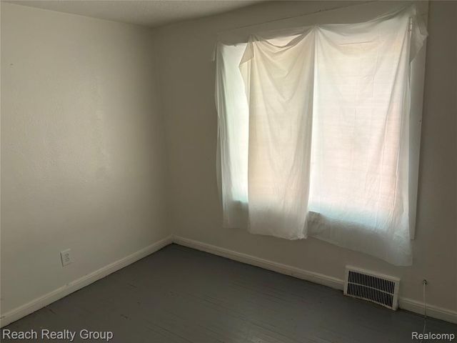 18738 Grandville Avenue, Detroit, MI 48219