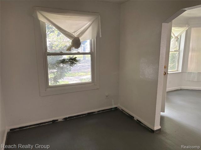 18738 Grandville Avenue, Detroit, MI 48219