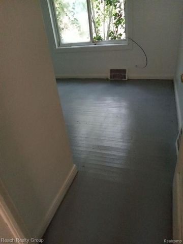 18738 Grandville Avenue, Detroit, MI 48219