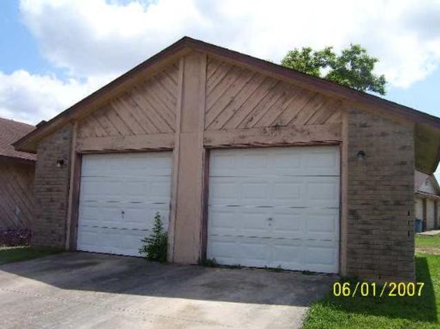 8904 MEADOW TRACE ST, San Antonio, TX 78250