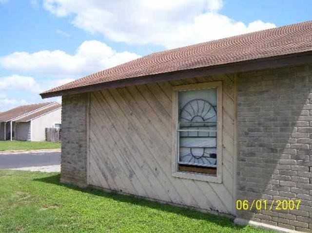 8904 MEADOW TRACE ST, San Antonio, TX 78250