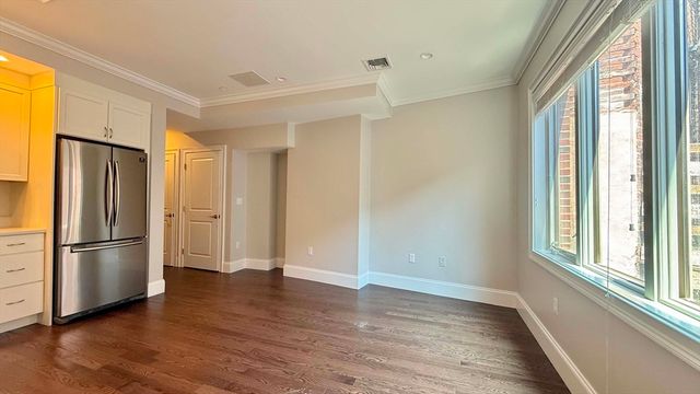 371 Main St 8, Woburn, MA 01801