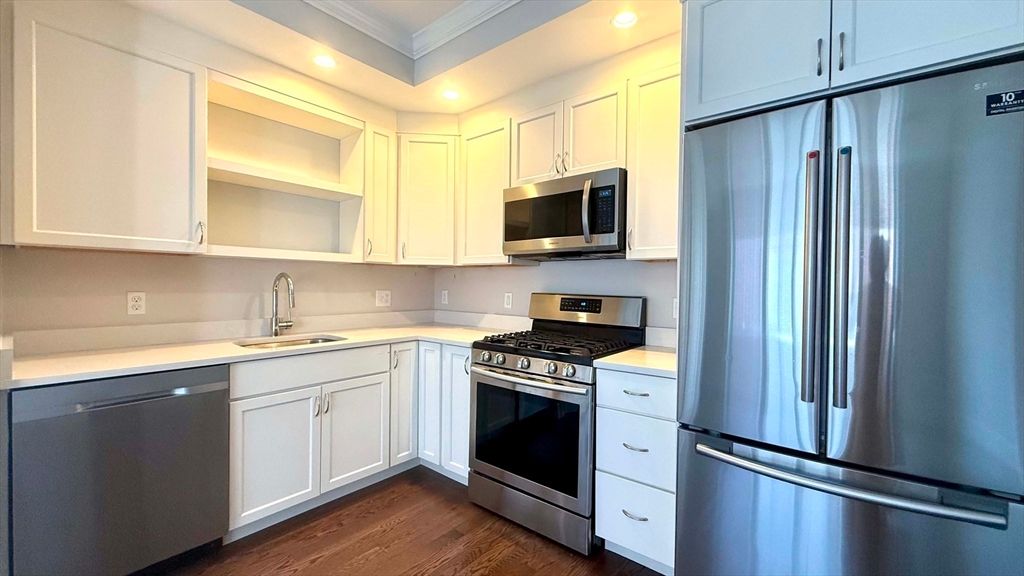 371 Main St 8, Woburn, MA 01801