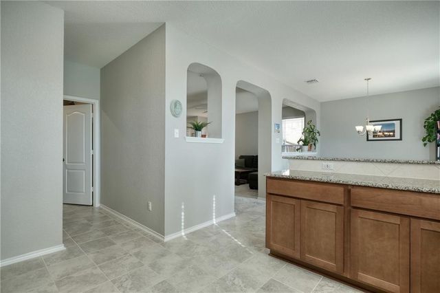 220 Danablu DR, Hutto, TX 78634