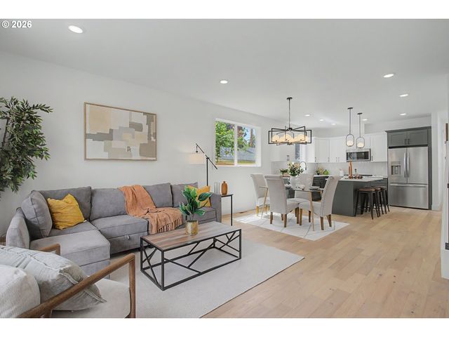 4763 EXETER St, West Linn, OR 97068