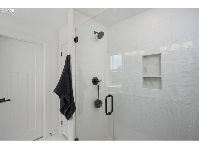 4763 EXETER St, West Linn, OR 97068