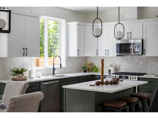 4763 EXETER St, West Linn, OR 97068