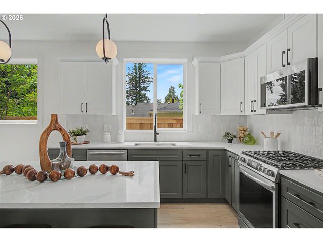 4763 EXETER St, West Linn, OR 97068