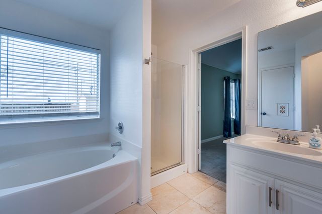 102 Canyon Court, Waxahachie, TX 75167