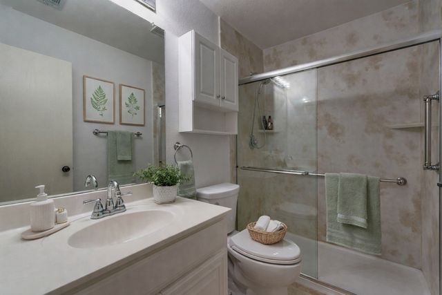 102 Canyon Court, Waxahachie, TX 75167