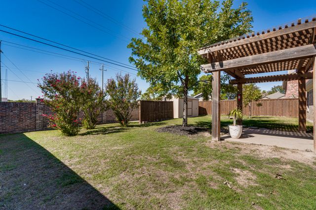 102 Canyon Court, Waxahachie, TX 75167