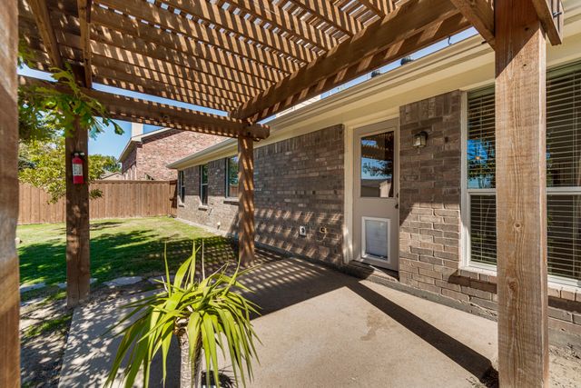 102 Canyon Court, Waxahachie, TX 75167