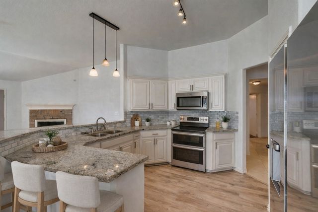 102 Canyon Court, Waxahachie, TX 75167