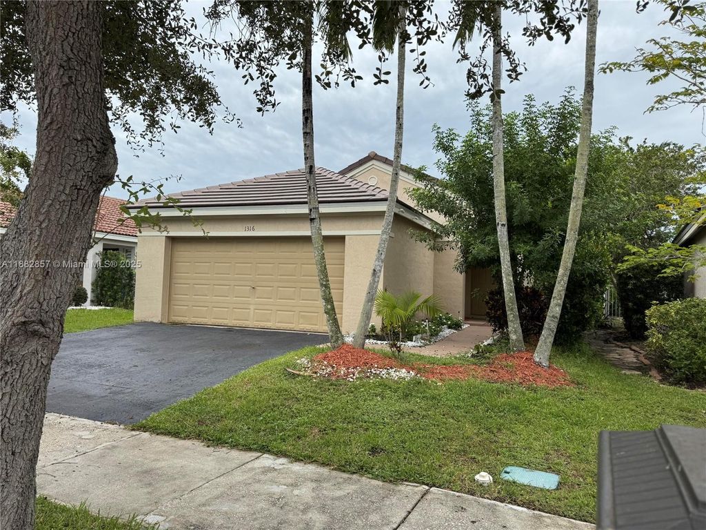 1316 Majesty Ter, Weston, FL 33327