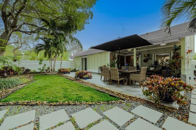 14812 SW 140th Pl, Miami, FL 33186